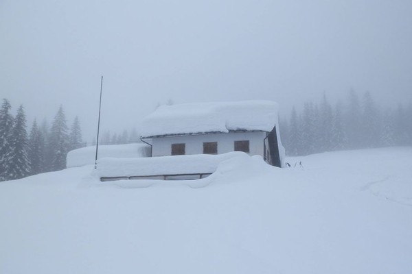 Photo exteriors Mountain hut Italo Lunelli