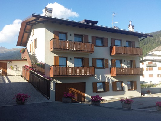Foto Außenansicht Ferienwohnungen in den Dolomiten im Val Comelico