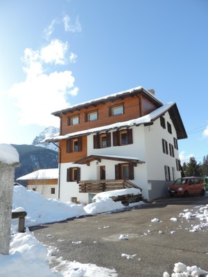 Foto Außenansicht Ferienwohnungen Piller Roner Paola