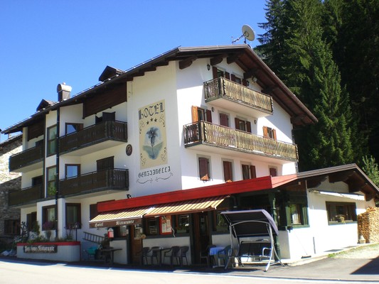 Photo exteriors Hotel Genzianella