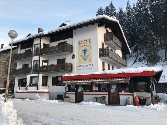 Photo exteriors Hotel Genzianella