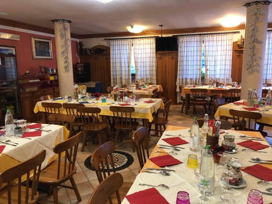 Il ristorante Presenaio Genzianella
