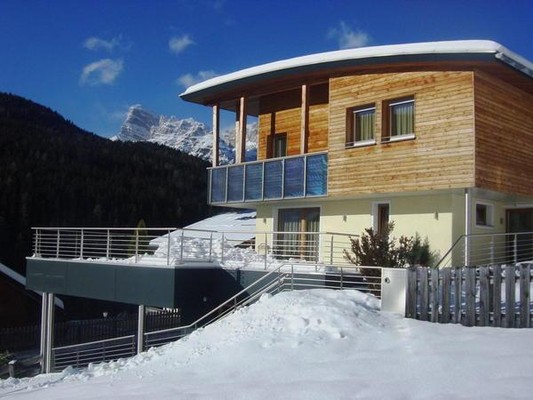 Foto Außenansicht Ferienwohnungen Dependance Hotel La Fradora Klima Haus