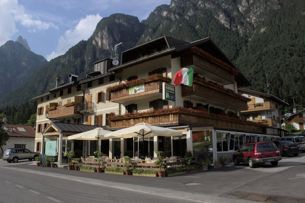 Foto esterno Albergo Cacciatori