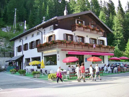 Foto estiva di presentazione Sport Hotel