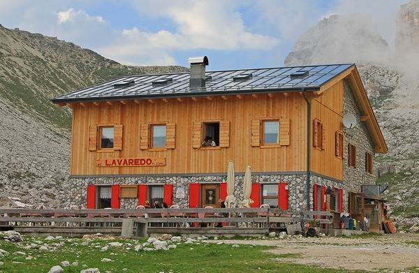 Foto esterno Rifugio con camere Lavaredo