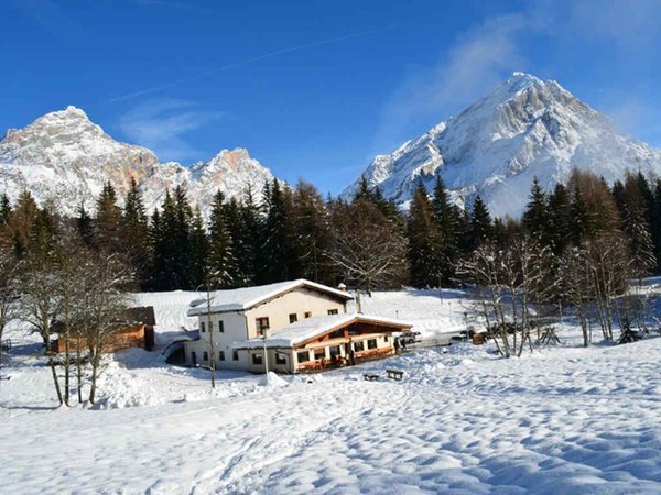 Foto invernale di presentazione Rifugio Alpe di Senes