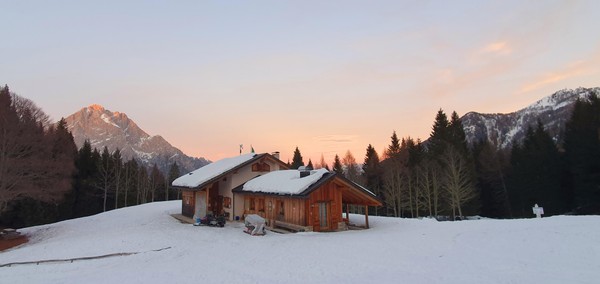 Foto esterno Rifugio Gian Pietro Talamini