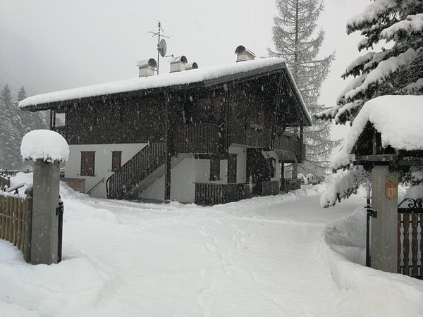 Winter Präsentationsbild Ferienwohnung Villa il Larice