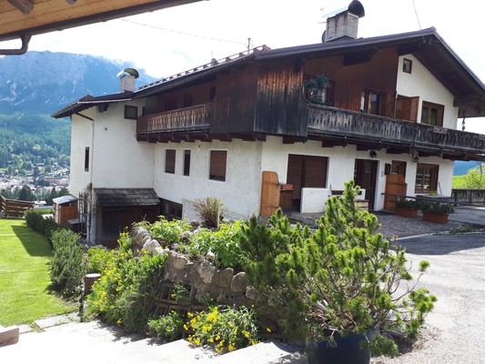 Foto Außenansicht Ferienwohnungen Suite Gilardon - Tofana