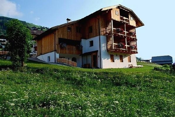 Foto esterno Appartamenti in agriturismo Ciasa Medalghes - Osti Vedl