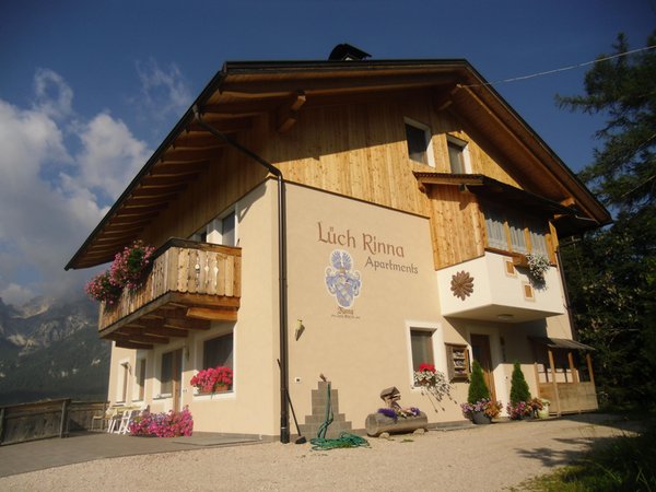 Foto estiva di presentazione Appartamenti in agriturismo Lüch Rinna