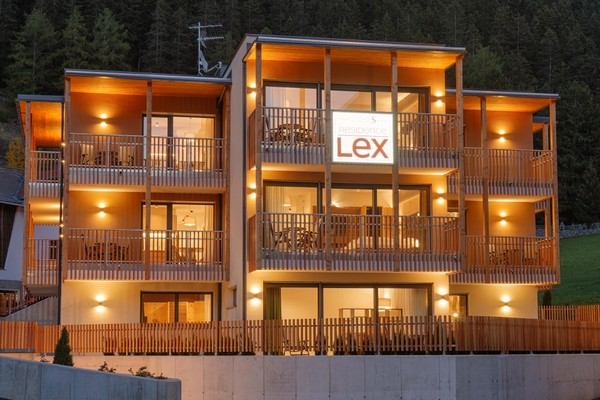 Foto esterno Residence Lex