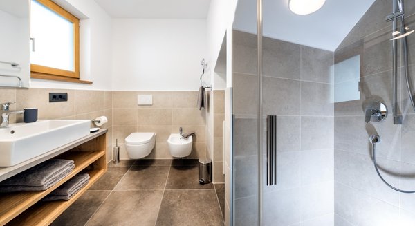 Foto del bagno Appartamenti in agriturismo Putzerhof
