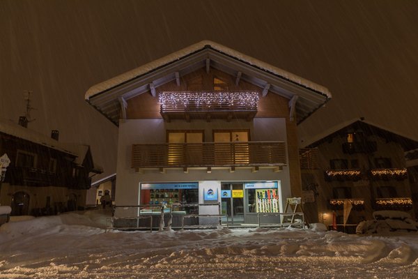 Foto invernale di presentazione Skialo - Noleggio sci Livigno