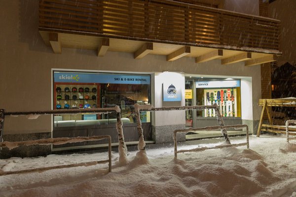 Photo exteriors in winter Skialo - Ski rental Livigno