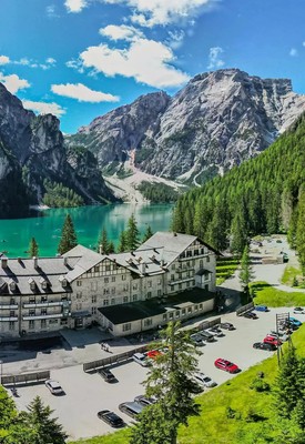 Photo exteriors Hotel Lago di Braies / Pragser Wildsee