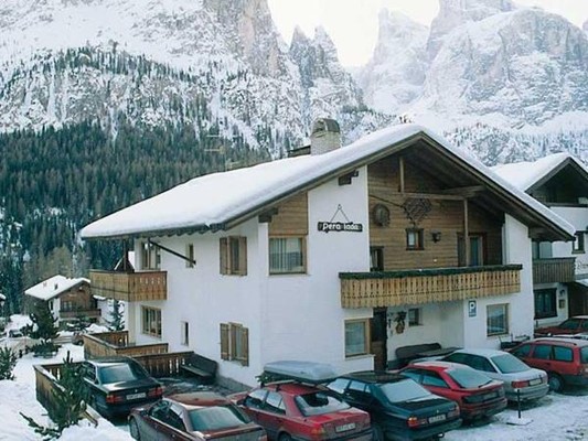Foto esterno Garni + Appartamenti Pera Lada