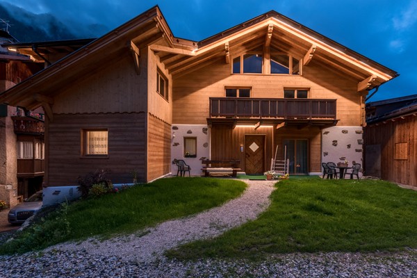 Photo exteriors B&B + Apartments Chalet Osmar