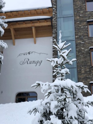 Photo exteriors Small hotel + Apartments Rungg