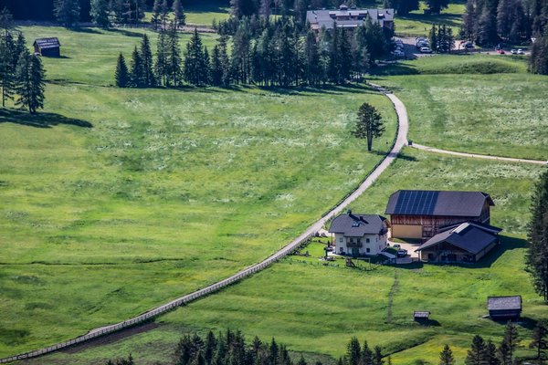 Position Farmhouse apartments Les Pizades San Cassiano
