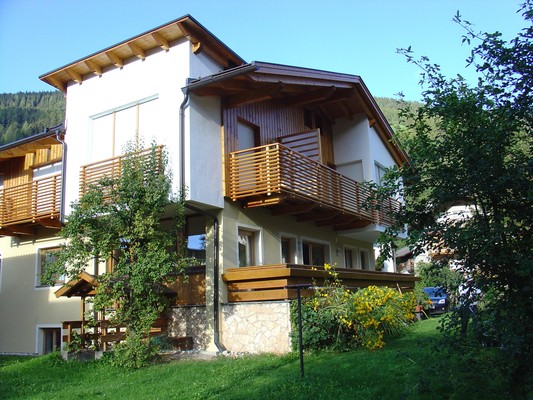 Foto Außenansicht Ferienwohnungen Haus Lina