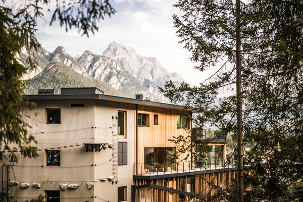 Foto Außenansicht Hotel Excelsior Dolomites Life Resort