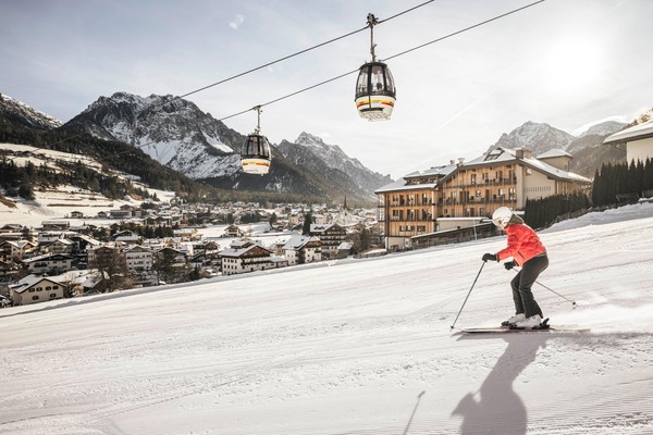 Foto Außenansicht Hotel Excelsior Dolomites Life Resort