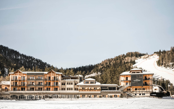 Foto Außenansicht Hotel Excelsior Dolomites Life Resort