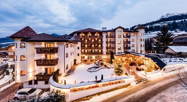 Photo exteriors Hotel Almhof Call - Belvita & Wellness
