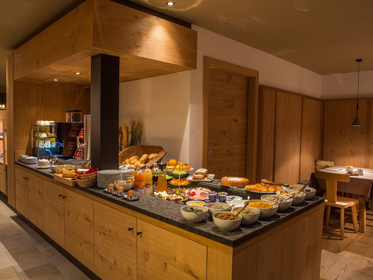 The breakfast Mölgg Dolomites Residence