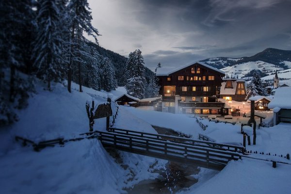 Foto esterno in inverno Aqua Bad Cortina - BIOhotel & thermal baths