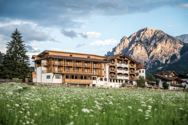 Foto Außenansicht Hotel Mareo Dolomites