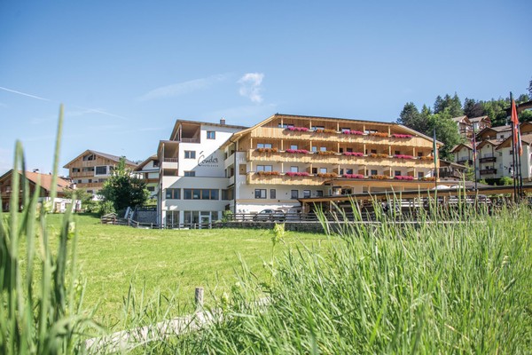 Photo exteriors Hotel Condor
