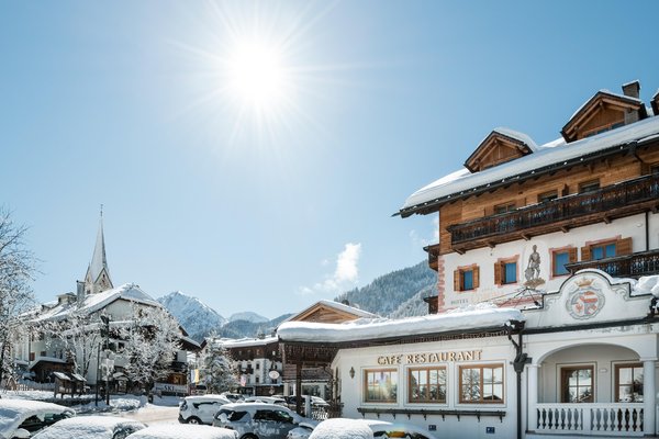 Photo exteriors in winter Kristallhotel Corona - La Magia dei Cristalli