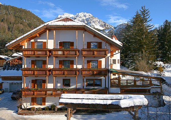 Foto Außenansicht im Winter Chalet Corso