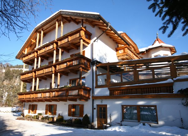 Foto Außenansicht im Winter Chalet Corso