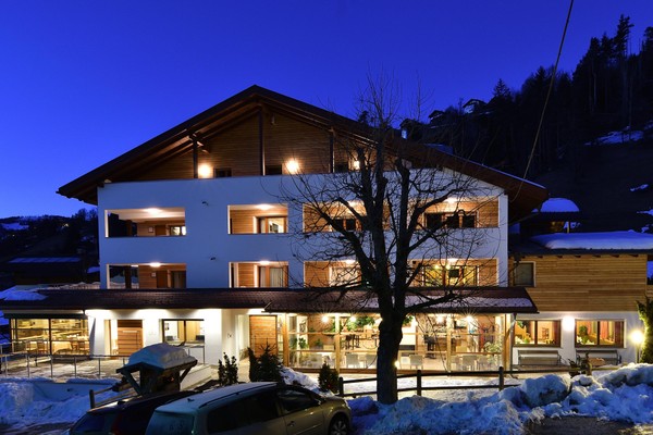 Foto esterno Hotel Monte Paraccia