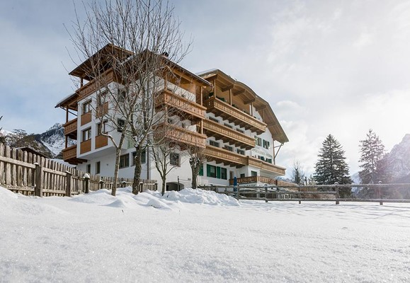 Foto Außenansicht Hotel Riposo al Bosco