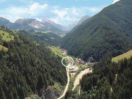 Position Gasthof (Small hotel) Posta Longega / Zwischenwasser (San Vigilio di Marebbe / Sankt Vigil in Enneberg)