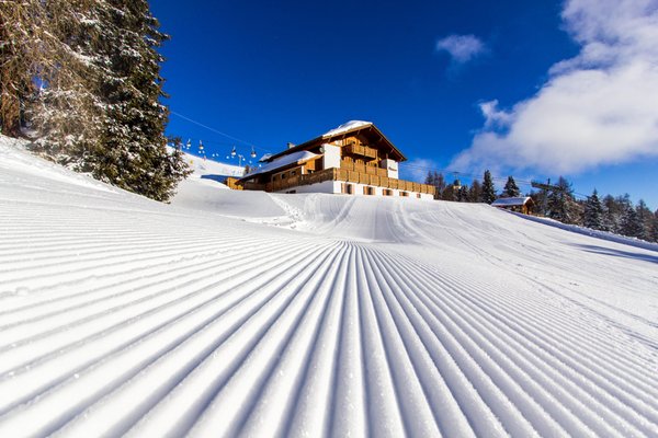 Foto Außenansicht im Winter Berghotel Panorama