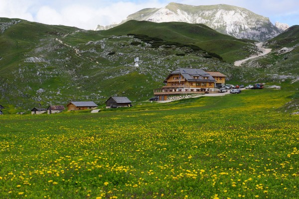 Foto esterno Rifugio Sennes