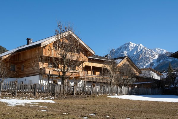 Foto esterno in inverno Ciasa Brüscia