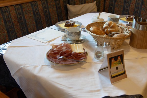 The breakfast Bed & Breakfast Ciasa Brüscia