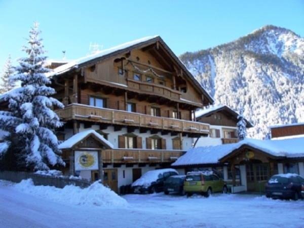 Photo exteriors in winter Chalet Les Nainores
