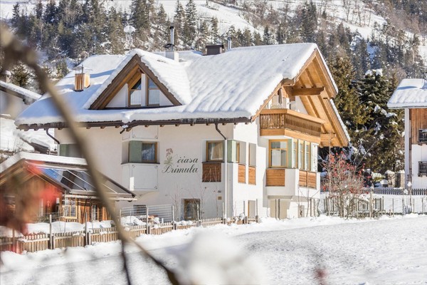 Foto Außenansicht Ferienwohnungen Ciasa Primula