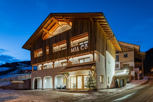 Foto esterno Garni + Appartamenti Mia Co