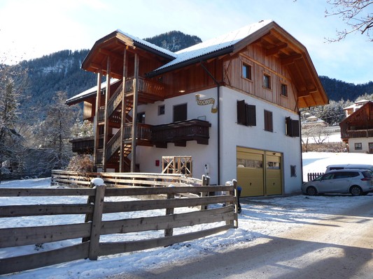 Foto Außenansicht Ferienwohnungen Ciasa Morin