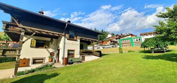 Foto Außenansicht Ferienwohnungen Ciasa Confolia