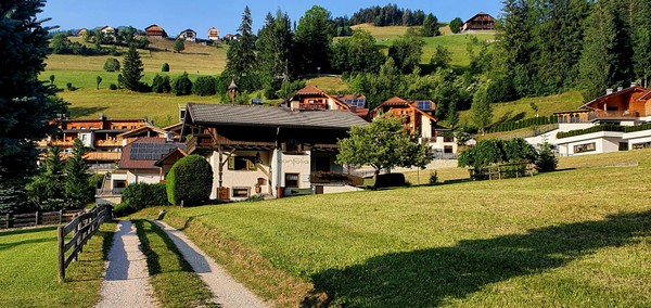 Foto Außenansicht Ferienwohnungen Ciasa Confolia